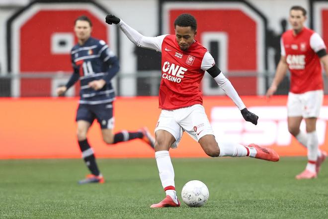 它并不只是 它并不只是